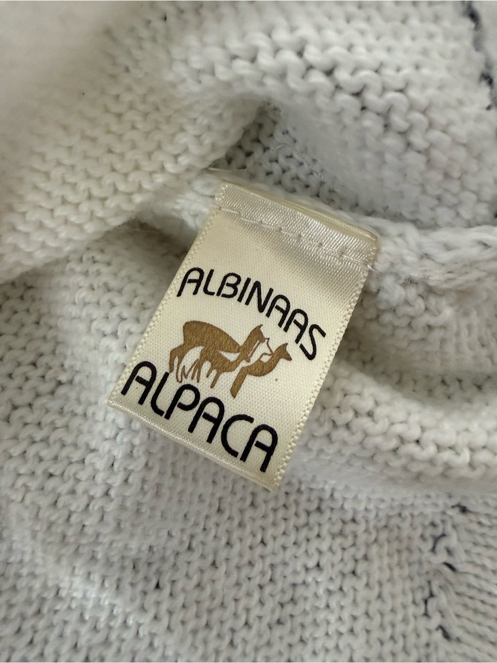 100% Peruvian Alpaca Women’s Boho Hooded Fringe Sweater - Picture 5 of 9